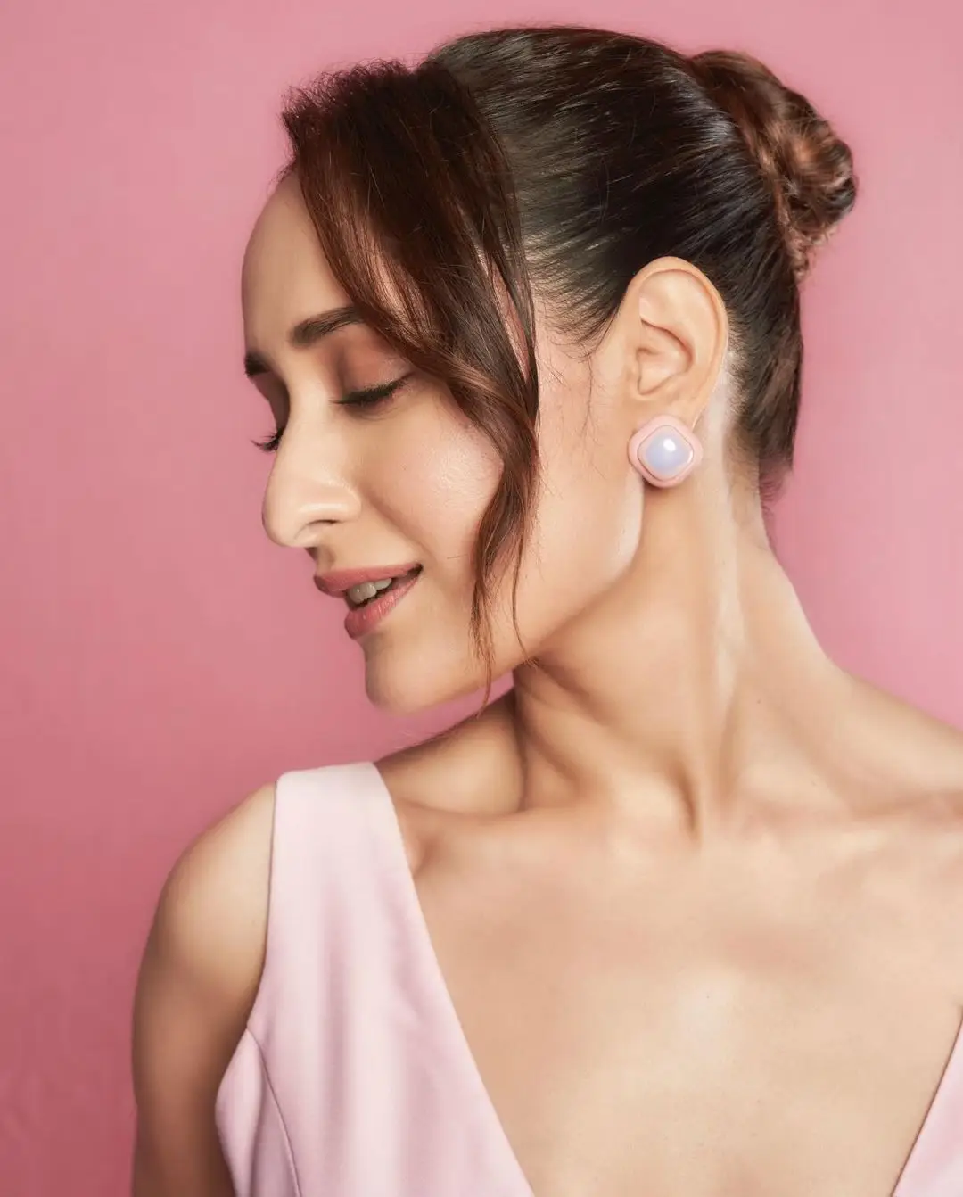 PRAGYA JAISWAL PHOTOSHOOT IN PINK GOWN